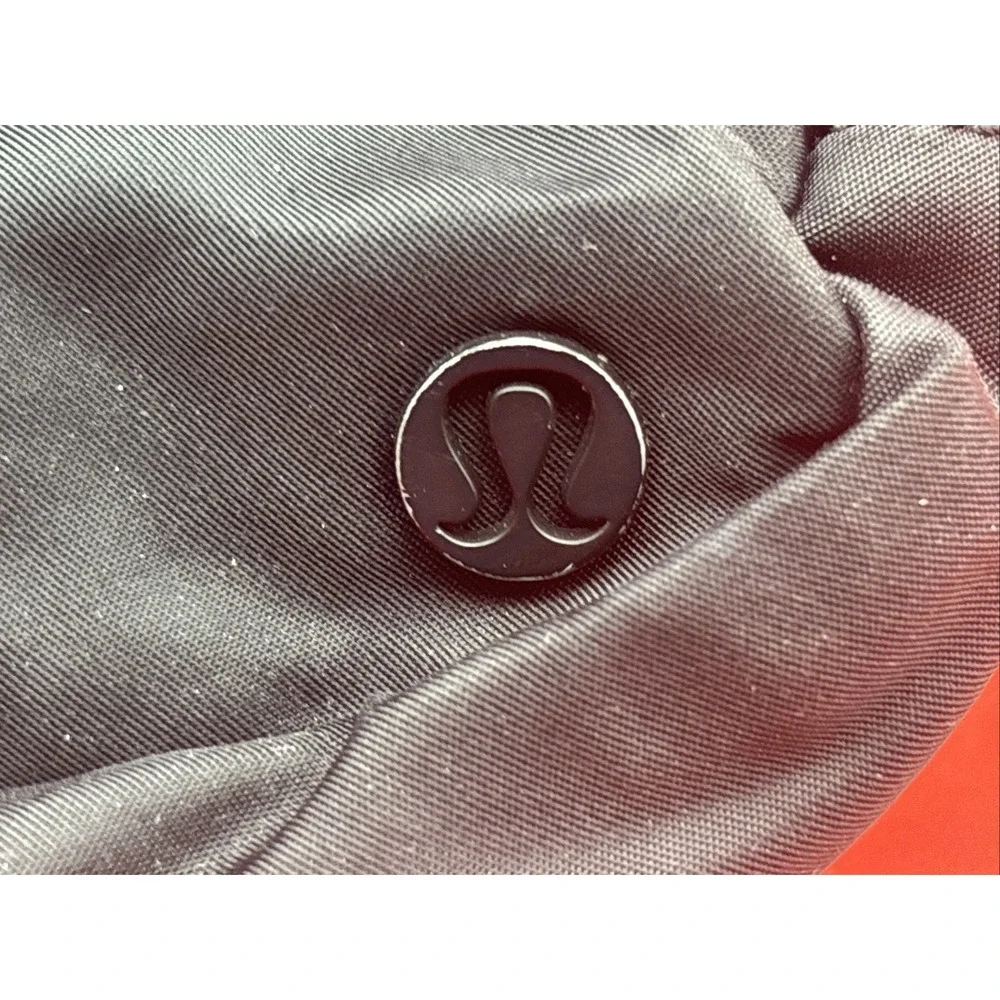 Lululemon Everywhere Belt Bag Pack Black Adjustable Strap